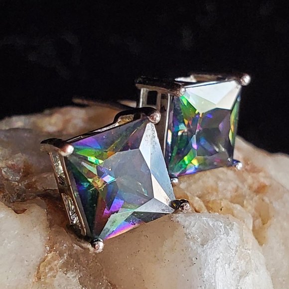 GG Unique Jewelry Jewelry - Silver Princess Rainbow Mystic Studs Earrings